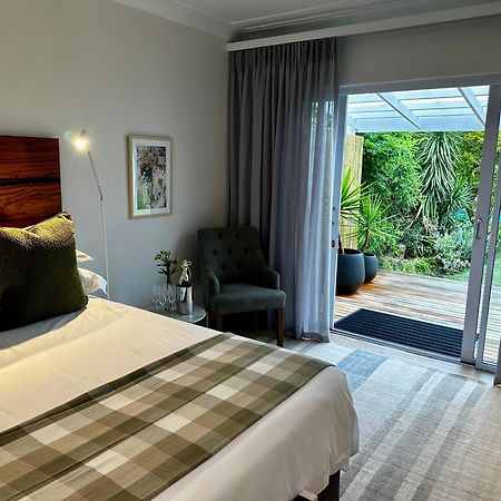 Whispering Oaks Guest House Джордж Екстериор снимка