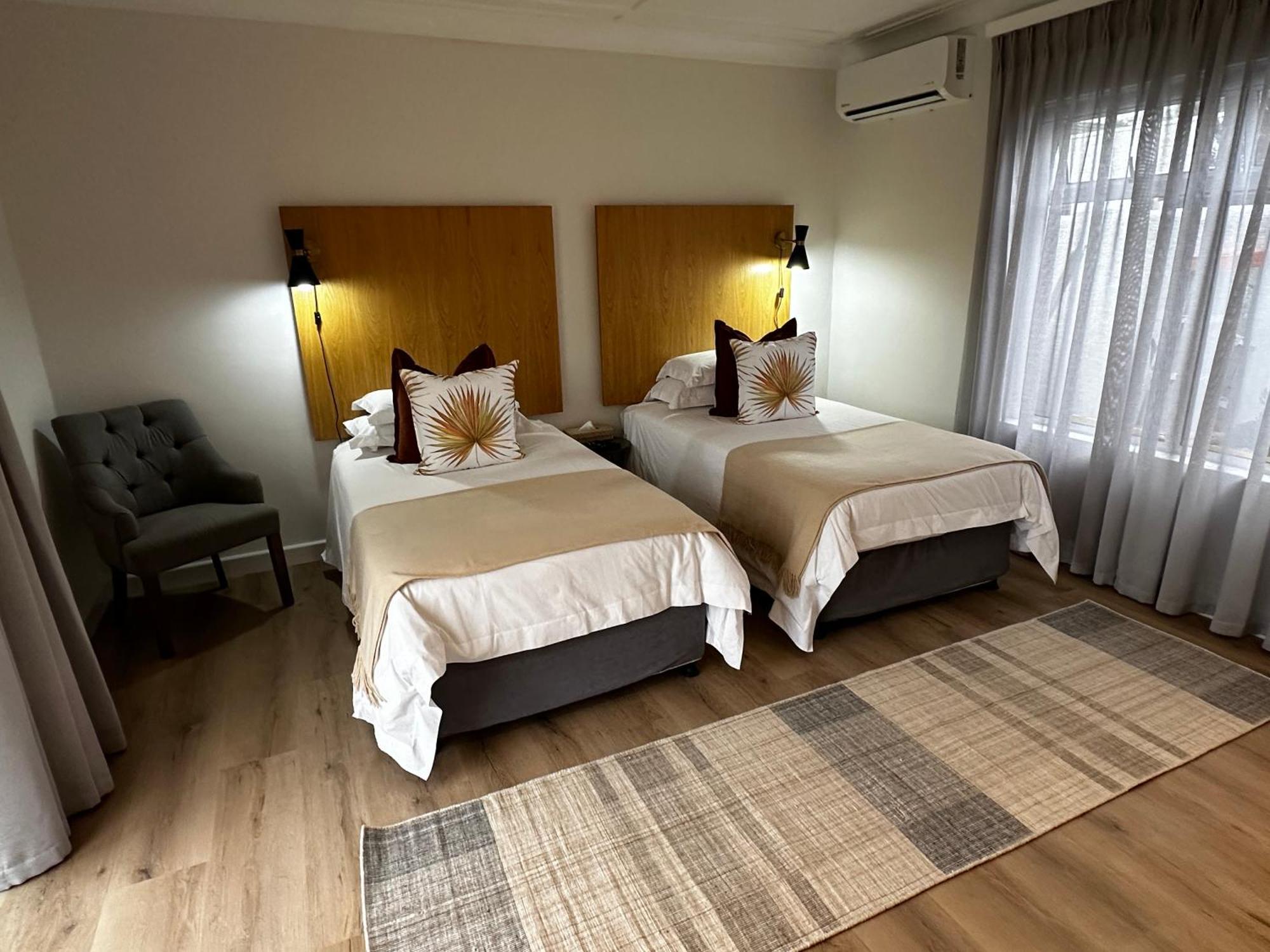 Whispering Oaks Guest House Джордж Екстериор снимка