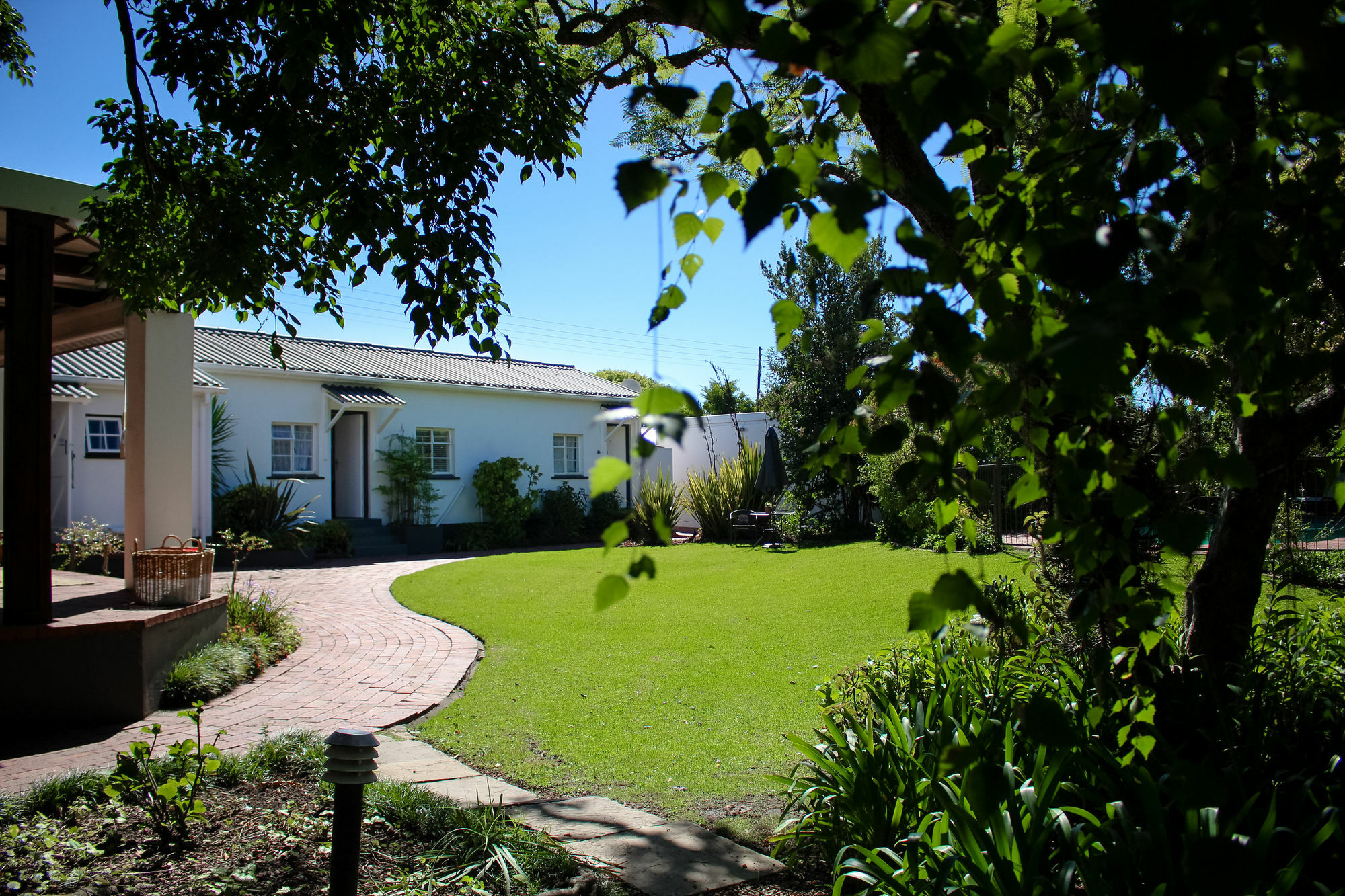 Whispering Oaks Guest House Джордж Екстериор снимка
