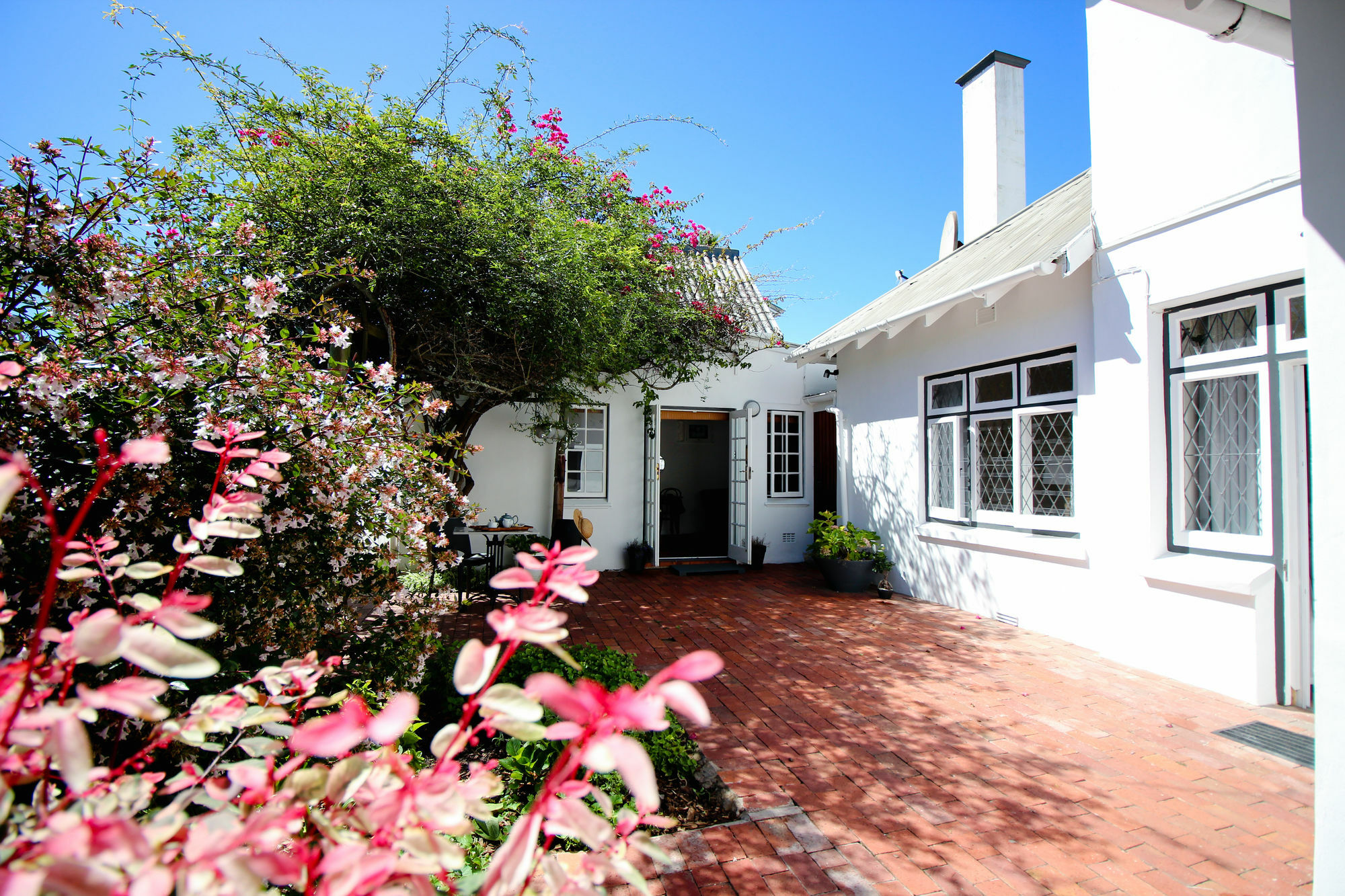 Whispering Oaks Guest House Джордж Екстериор снимка